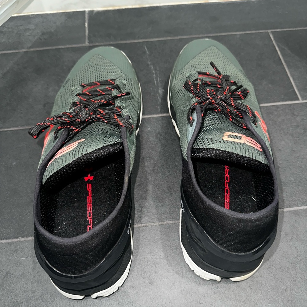 Men’s sizes 12 Under Armour sneaker.  Only worn once. Like new